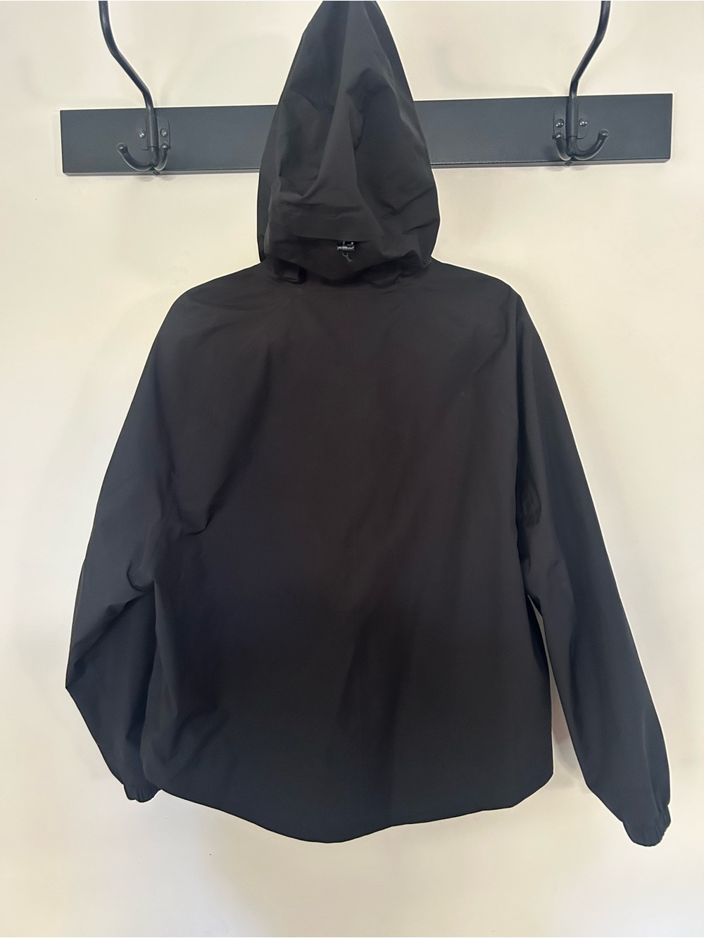 Lolë Alizé women’s raincoat hooded - Picture 6 of 10
